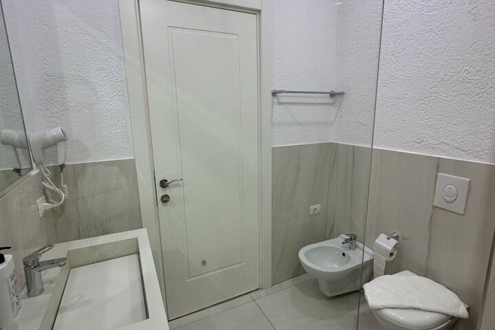 Room 132 of 191