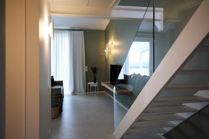 Room 108 of 301