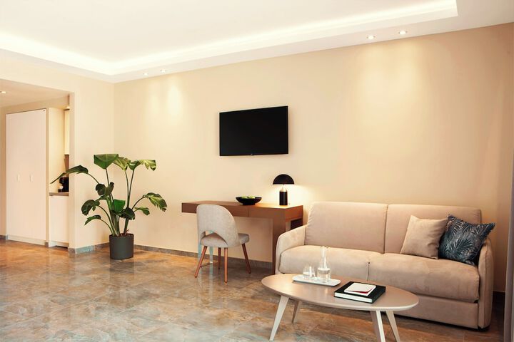 Room 55 of 191