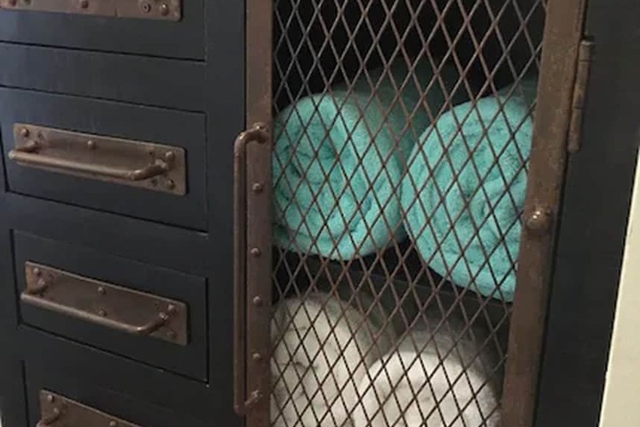 Room 11 of 98