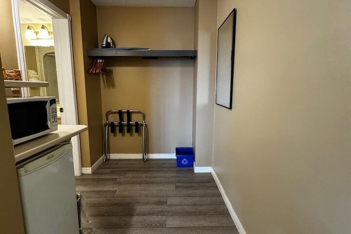 Room 8 of 47
