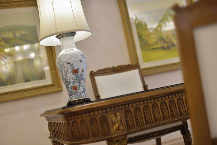 Concierge desk
