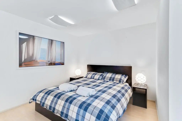 Room 2 of 12