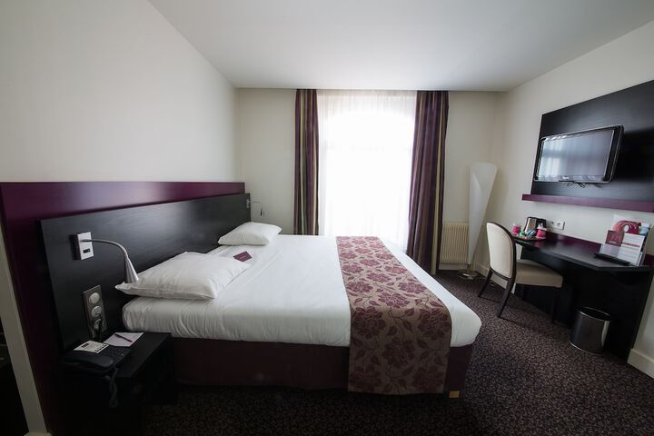 Room 6 of 81