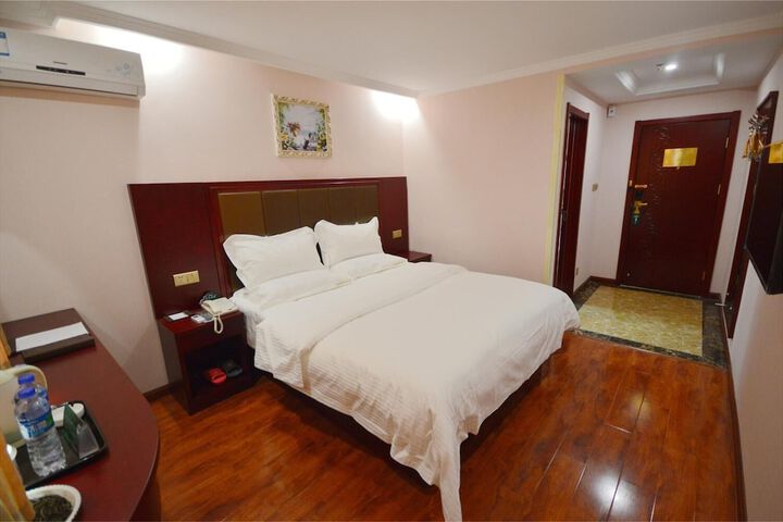 Room 23 of 44