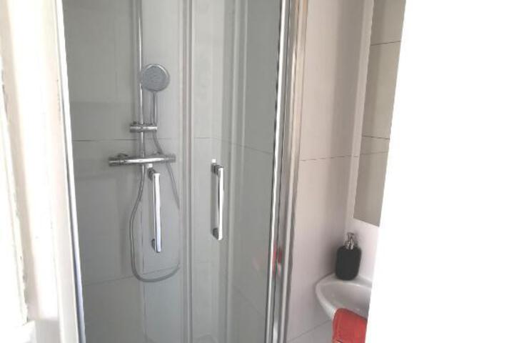 Room 7 of 7