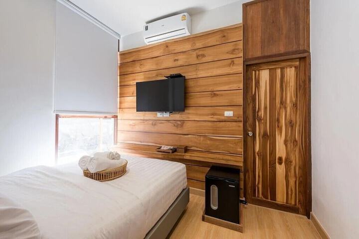 Room 14 of 40