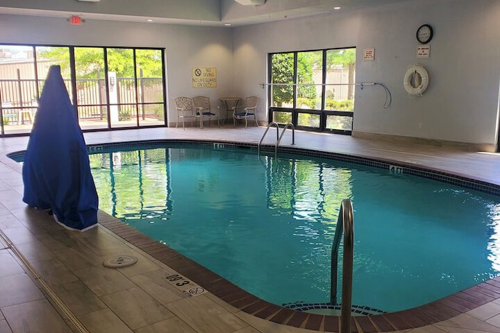 Pool Hotel