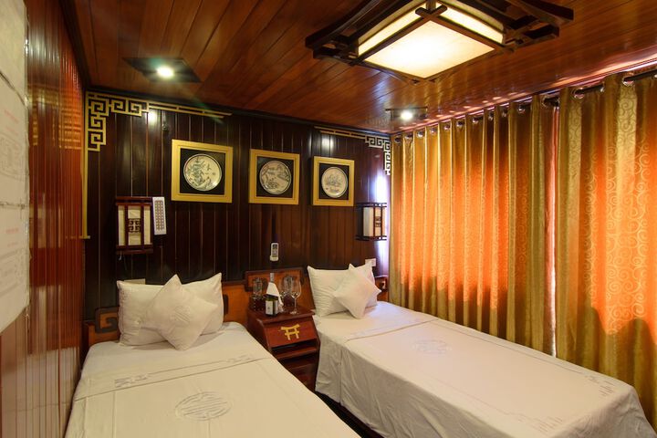 Room 2 of 20