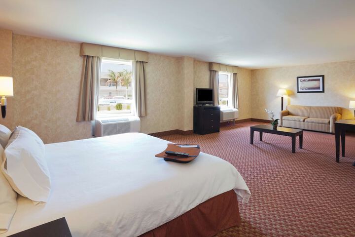 Room 16 of 39