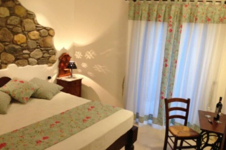 Room 10 of 48