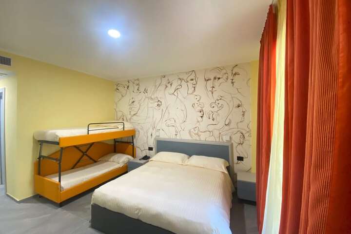 Room 45 of 104