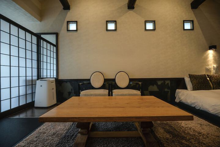 Room 17 of 118