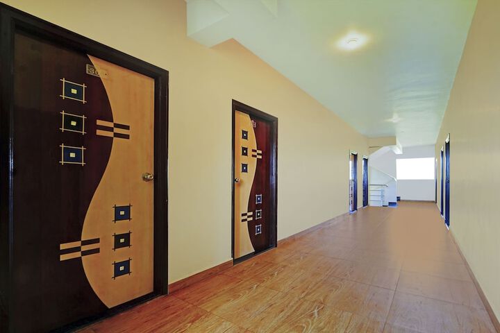 Hotel Interior 4 of 34