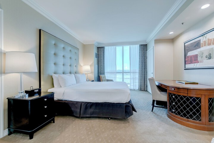 Room 73 of 438