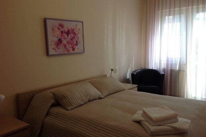 Room 4 of 46