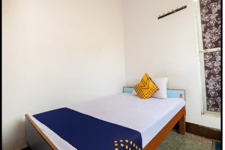 Room 9 of 20