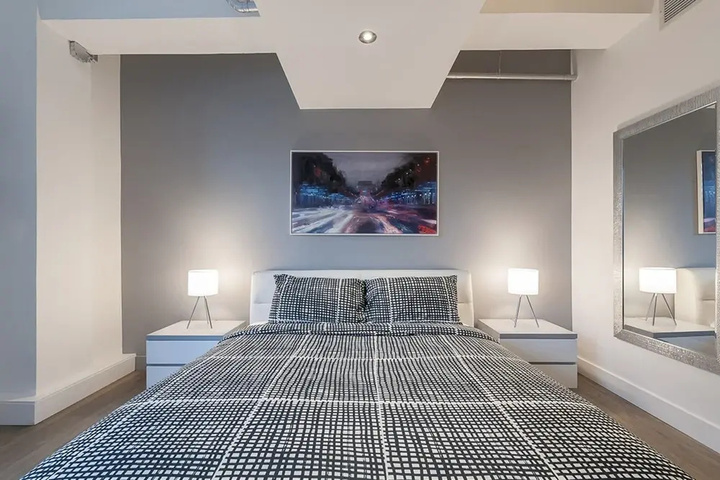 Room 6 of 25