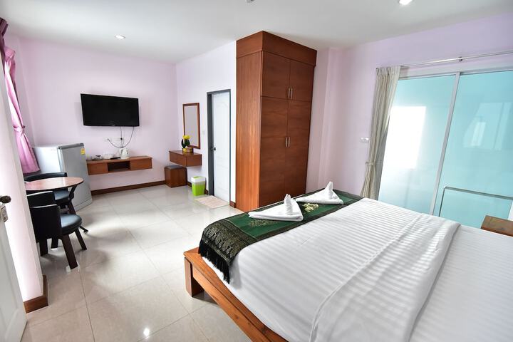 Room 16 of 34