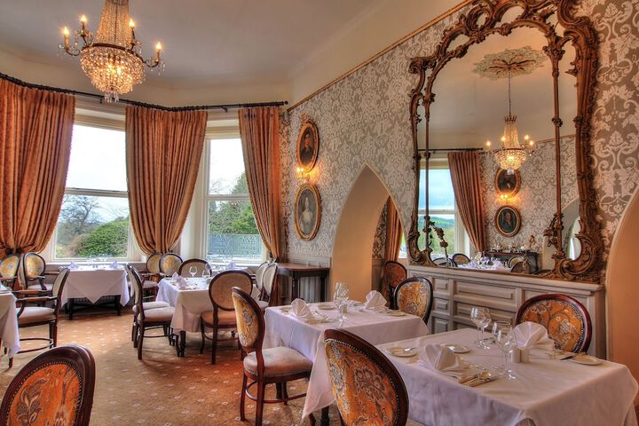 Dining 46 of 103