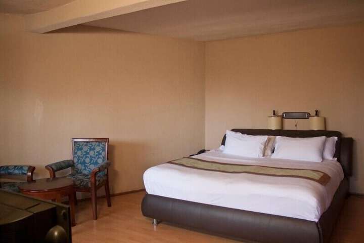 Room 28 of 54