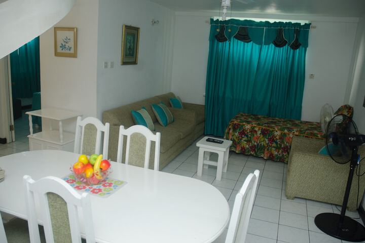Room 3 of 110