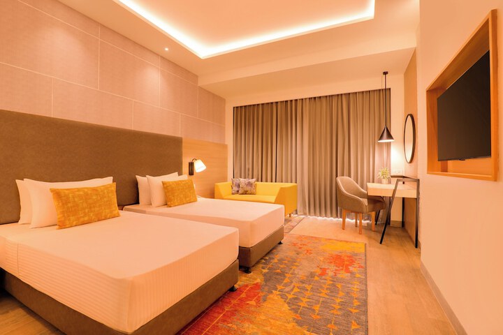 Room 7 of 42