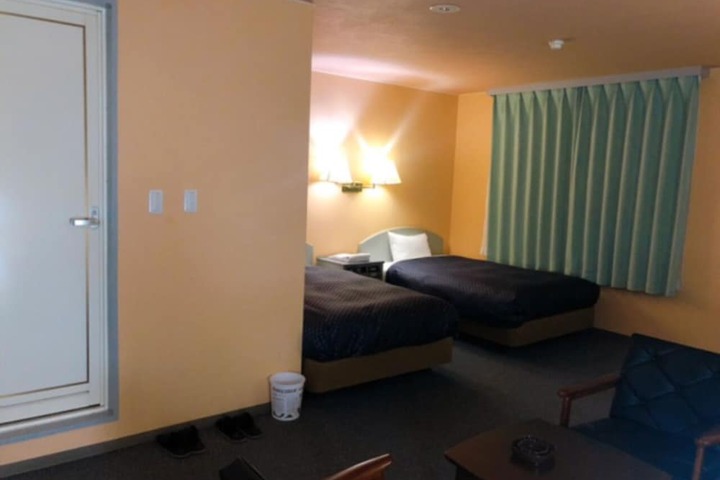 Room 13 of 44