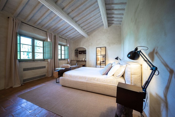 Room 15 of 47