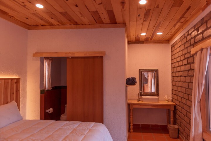 Room 32 of 87