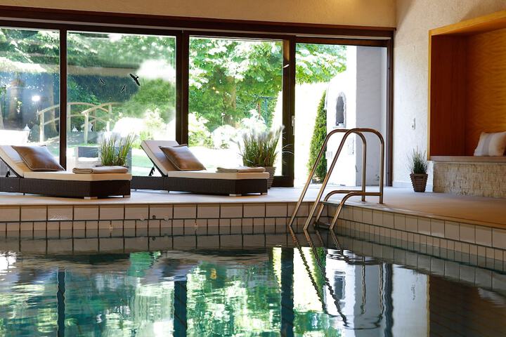 Hotel with Pool