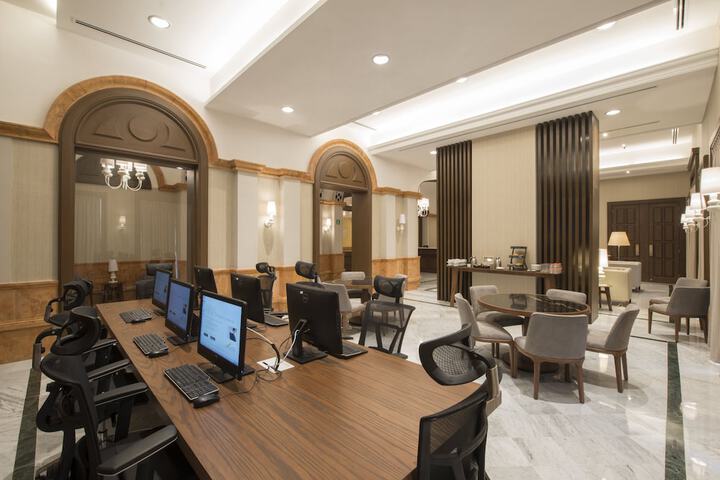 Business Center 122 of 139