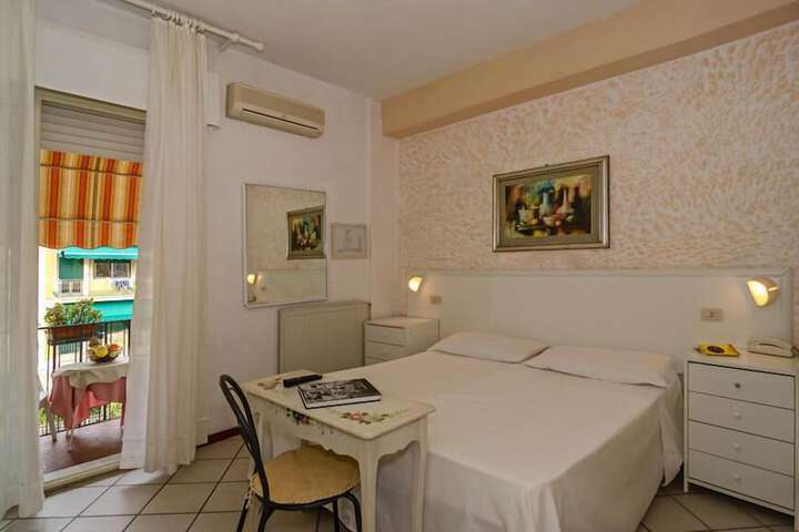 Room 7 of 50
