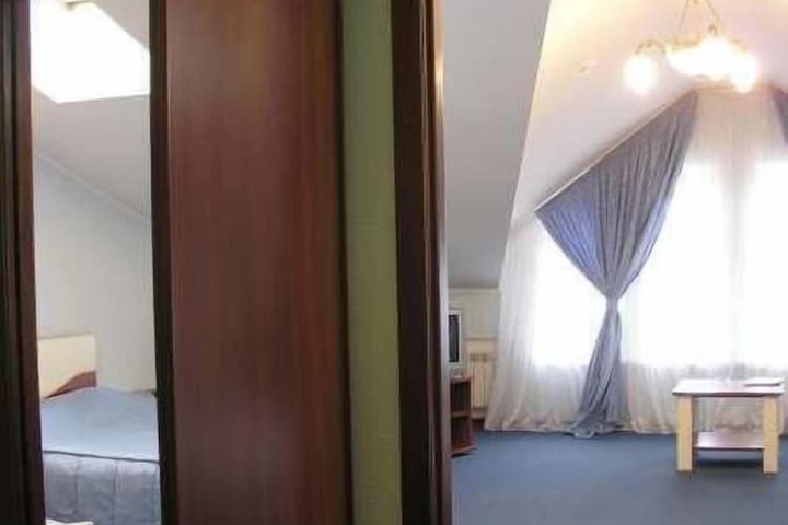 Room 12 of 36