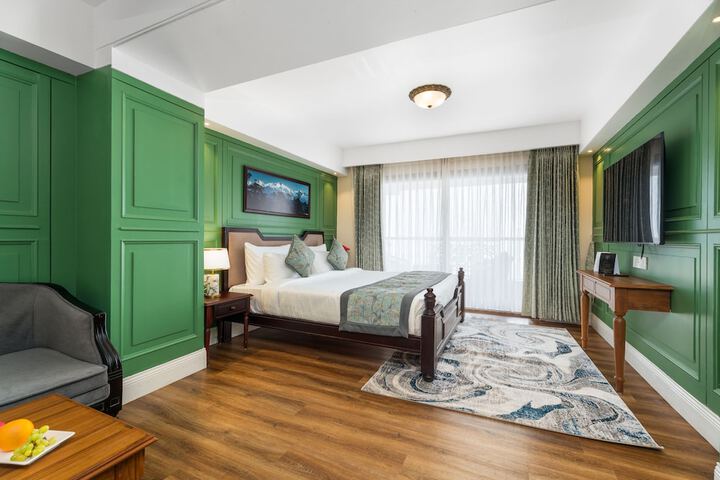 Room 7 of 38