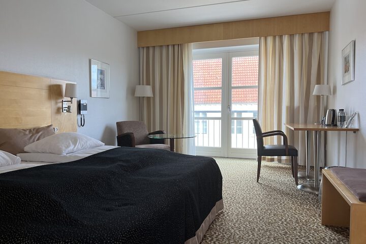 Room 7 of 34