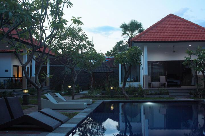 Pool 11 of 24