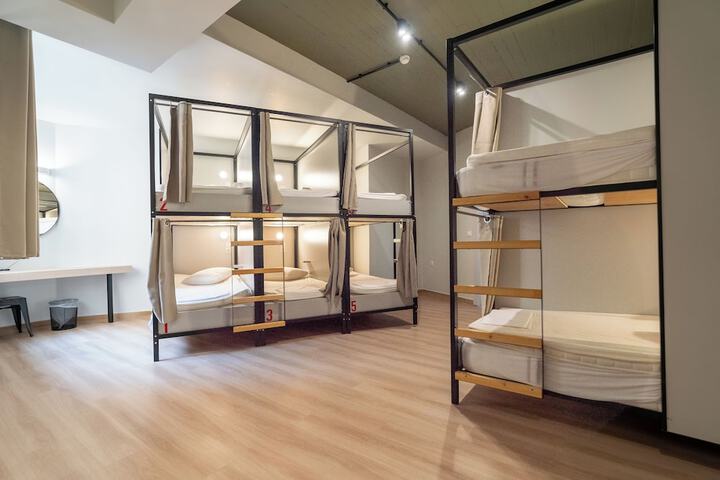Room 6 of 36