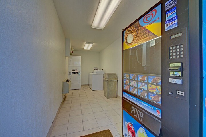 Snack bar