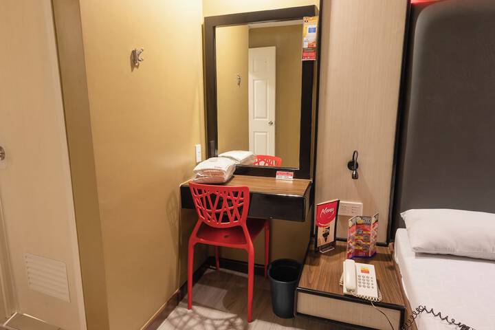 Room 8 of 29