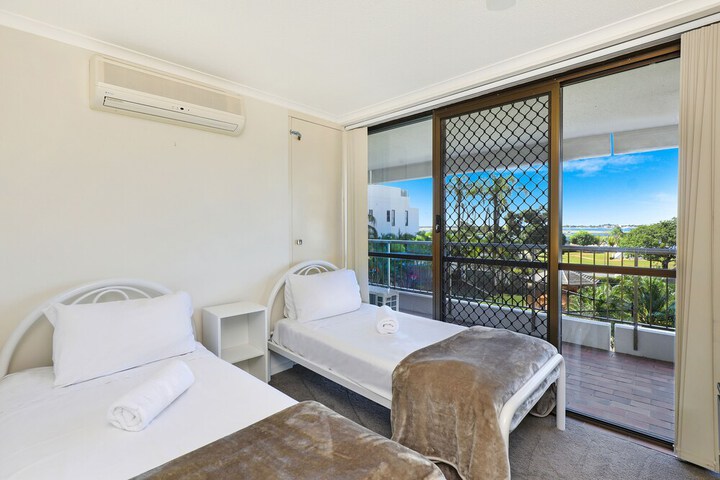 Room 4 of 42
