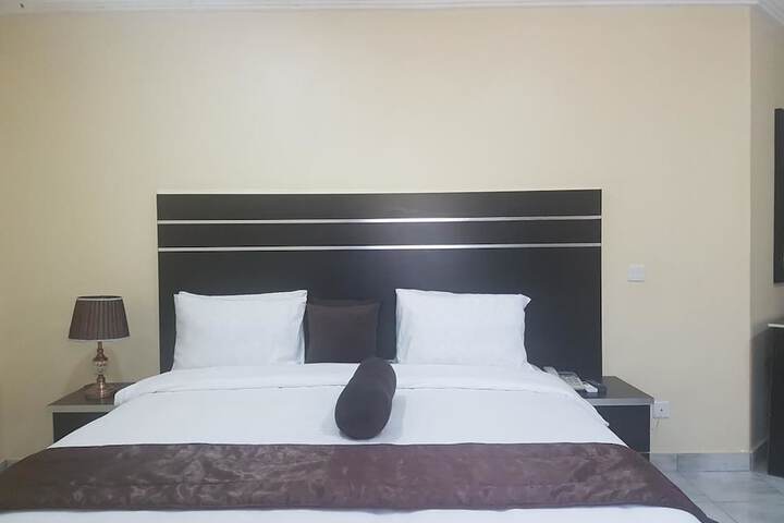 Room 10 of 20