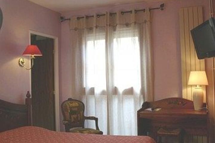 Room 4 of 7
