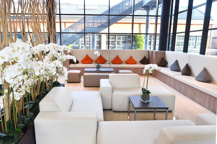 Guest Lobby