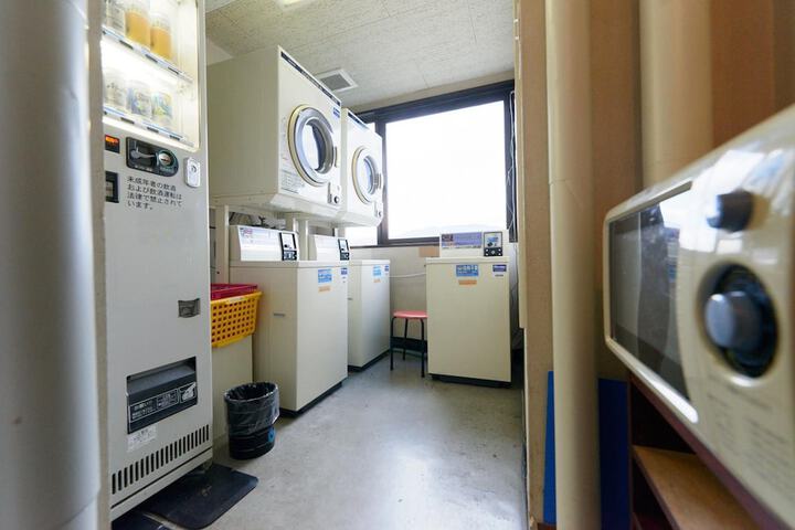 Laundry 21 of 33