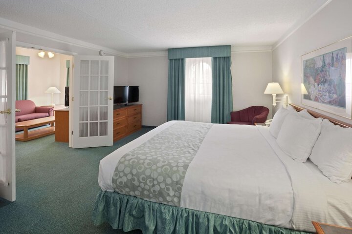 1 King Bed Accessible (7 of 12)