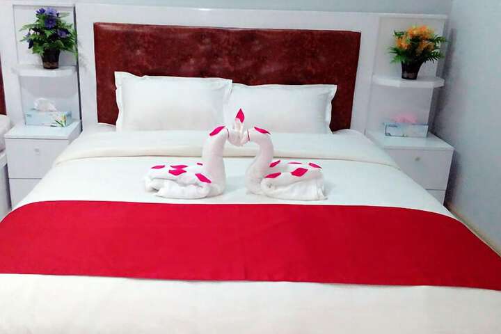 Room 4 of 36