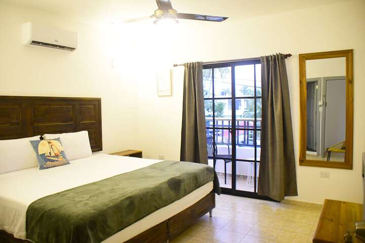 Room 6 of 72