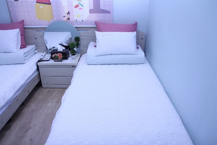 Room 14 of 70