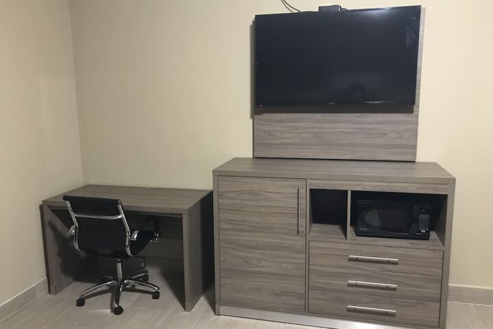 2 Double Beds (8 of 9)
